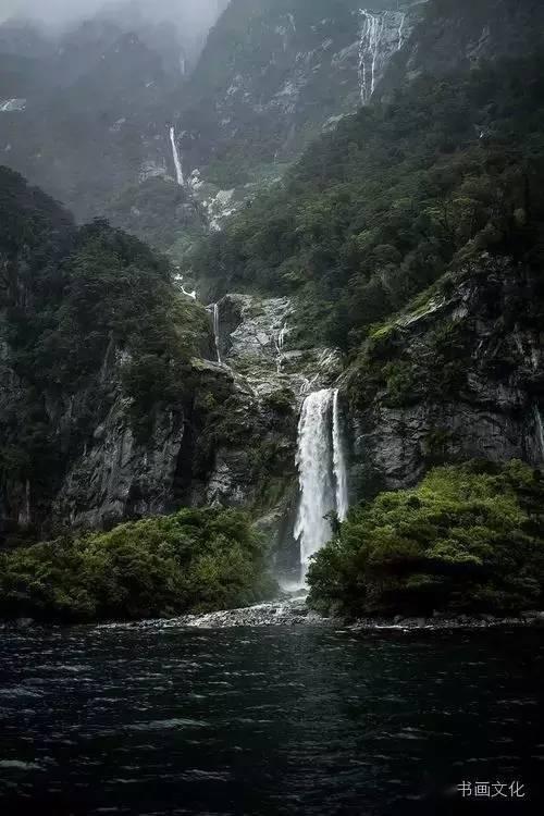 迷路的可爱女宝宝